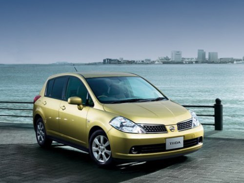 Nissan Tiida — ещё один призывник в огромную армию недорогих и практичных семейных автомобилей.