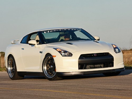 Такой Nissan GT-R достигает 160 км/ч за 6,2 с, а стандартный автомобиль — за 8,3.