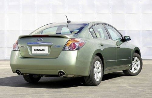 Седан Nissan Altima Hybrid — пока единственный гибридный Nissan, продающийся на североамериканском…