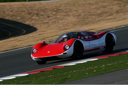 Prince R380 был создан специально для борьбы со среднемоторными Porsche 904 в Гран-при Японии…