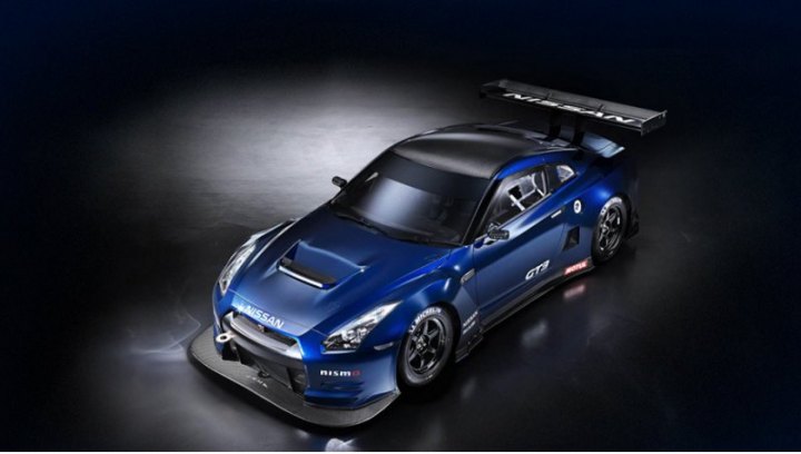 Над купе Nissan GT-R GT3 работали специалисты заводского отделения NISMO и гоночной команды JR…