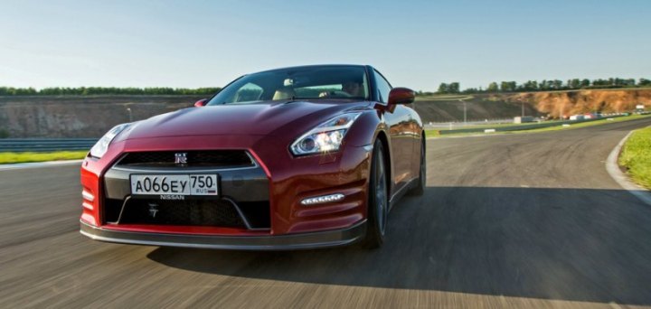 Появлению нынешнего спорткупе Nissan GT-R предшествовала богатая история, а сам он пребывает в…