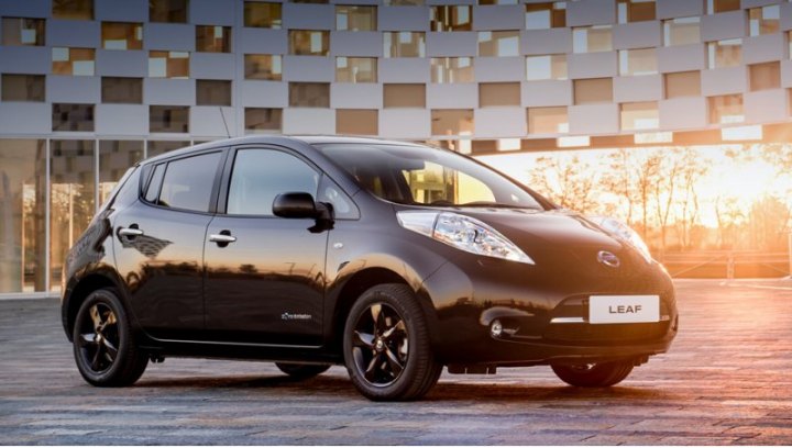 В список оснащения входят информационно-развлекательный комплекс NissanConnect EV и система…
