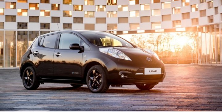Нынешний Nissan Leaf в версии с батареей на 30 кВт·ч в цикле EPA проезжает 172 км.