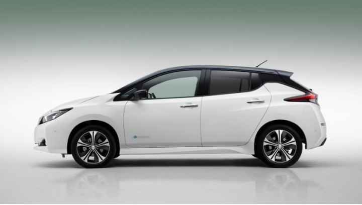 Батарейный хэтчбек Nissan Leaf второго поколения дебютировал в сентябре в японском исполнении, а…