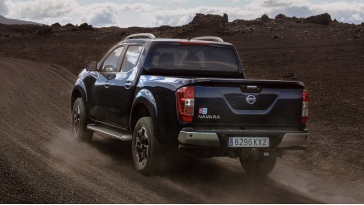 Пикапы с полуторной кабиной King Cab вместо листовых рессор получили пружинную многорычажку, как у…
