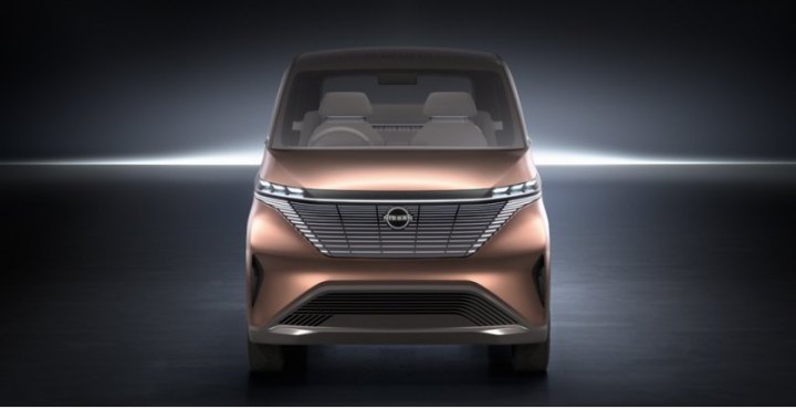В концепт встроена система интеграции машины в электрическую сеть дома Nissan Energy Share…