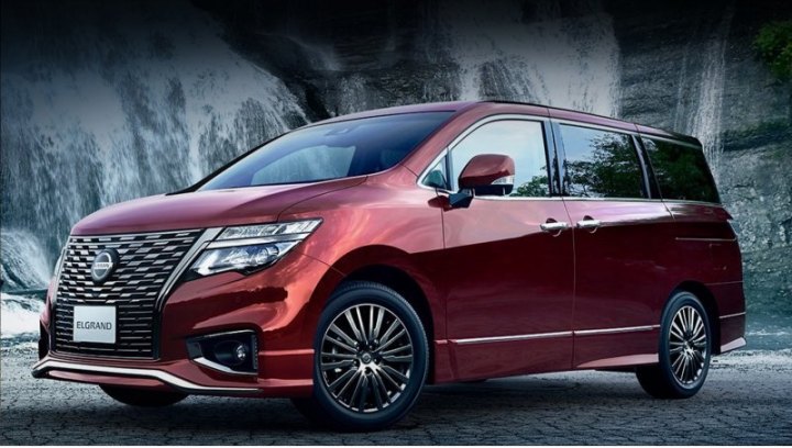 Японские дилеры уже принимают заказы на модернизированный Nissan Elgrand. Цены варьируются от 3 694…