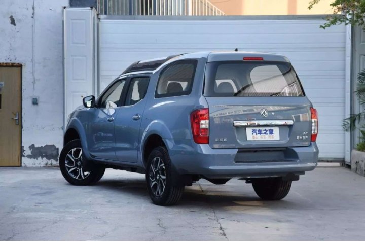 В качестве двигателя для клона Nissan Navara от Dongfeng заявлен новый 2-литровый «наддувный»…