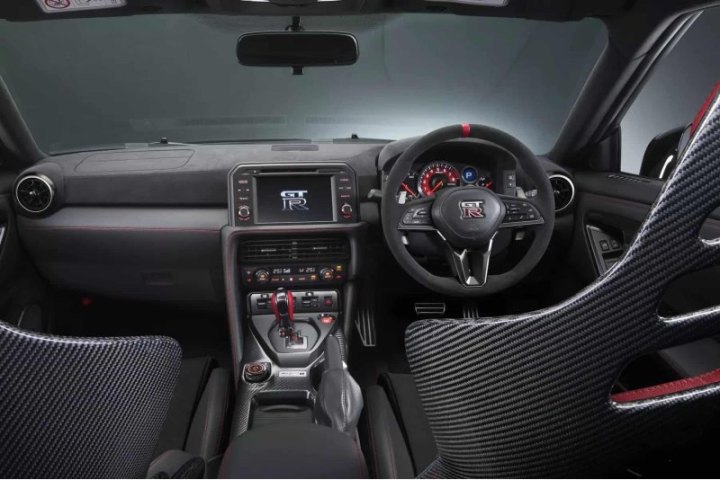 Под капотом нового GT-R установлен уже хорошо знакомый фанатам этой модели 3,8-литровый V6,…