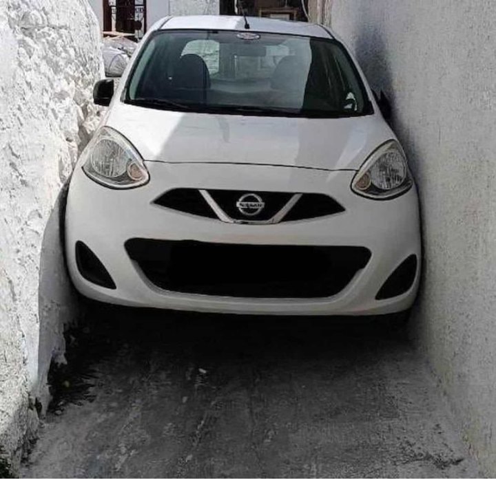 Оказалось, что водитель Nissan свернул не туда, но вместо того, чтобы остановиться и развернуться,…