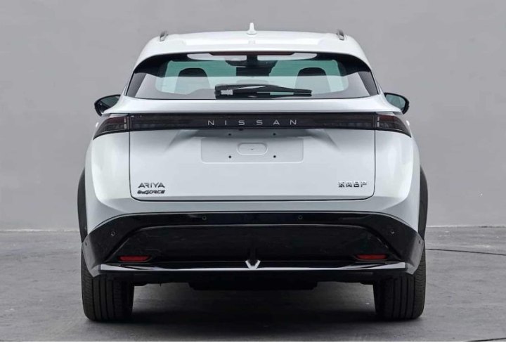 Цены на машины в топовой версии High-Performance 4WD, импортируемые из Китая, начинаются с отметки…