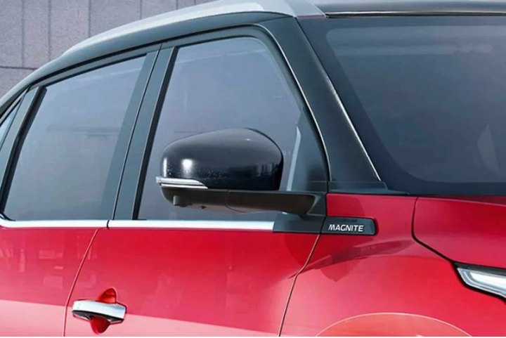 Появилось первое фото нового дешевого кроссовера Nissan, который хотели привезти в Россию