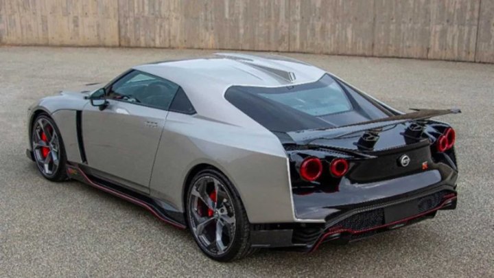 Реализацией ультра-редкого Nissan GT-R занимается компания Legendary Motorsports, располагающаяся в…