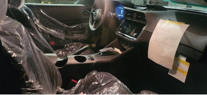 В Сети появились фотографии салона базовой модели Nissan Z 2023 года