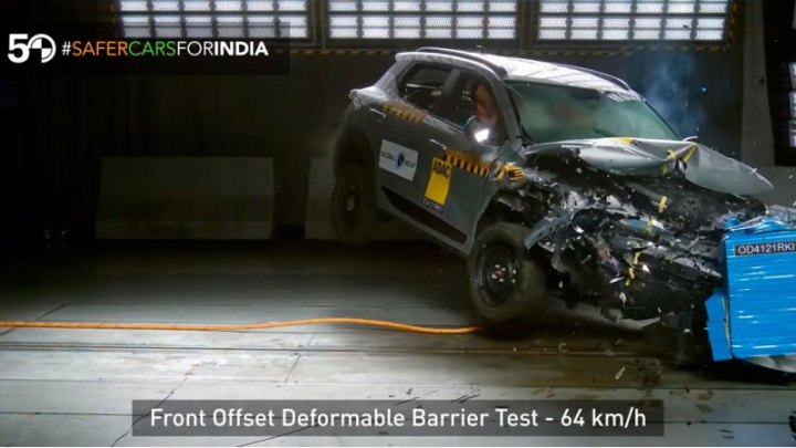 Автопроизводитель не предусмотрел крепления Isofix для детских кресел, поэтому их пришлось…