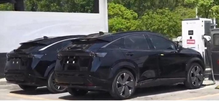 Серийную версию электрического кроссовера Nissan Ariya заметили в Китае