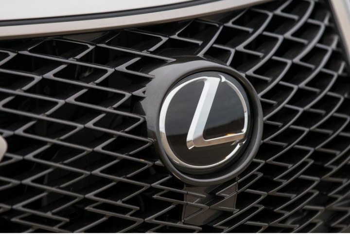 Компания Toyota не сможет возобновить производство кроссоверов Toyota RAV4 и седанов Toyota Camry в…