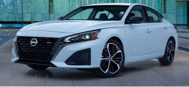 Компания NISSAN представила в США обновленный седан NISSAN ALTIMA 2023 года