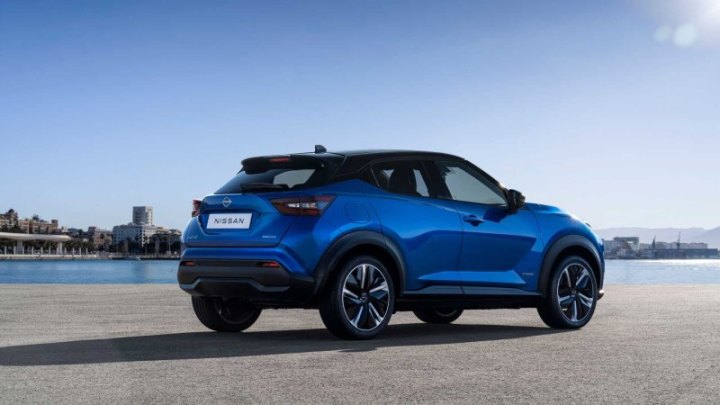 В зависимости от класса все модели Juke, включая Juke Hybrid, можно заказать со стандартными и…