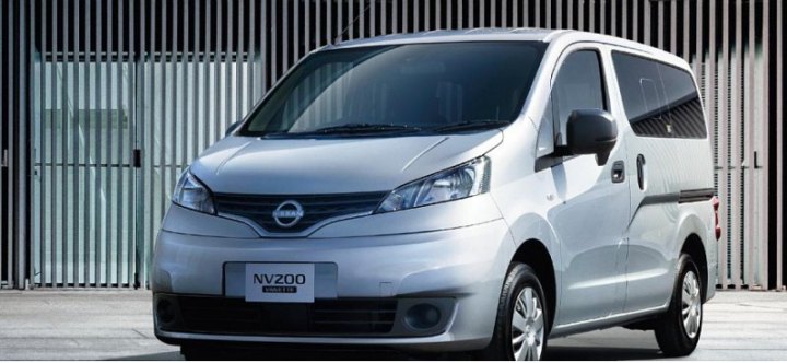 Компания NISSAN обновляет минивэн Nissan NV200 в Японии и добавляет новую версию с кроватью