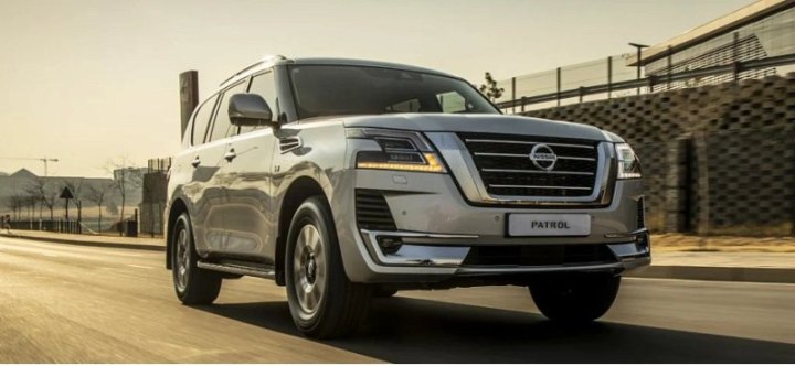 Российским автолюбителям вместо Toyota Land Cruiser предложили купить Nissan Patrol без пробега в…