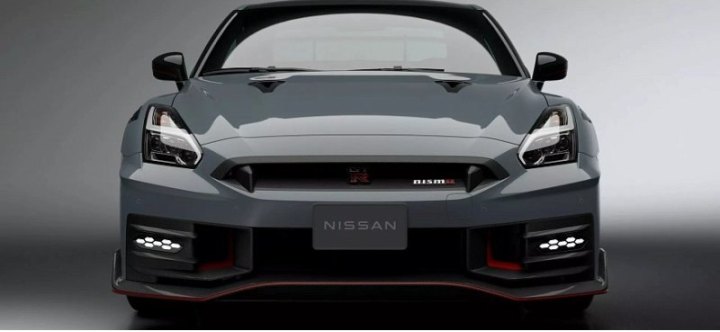 Компания Nissan представила обновленный спорткар Nissan GT-R 2024 года с новыми версиями