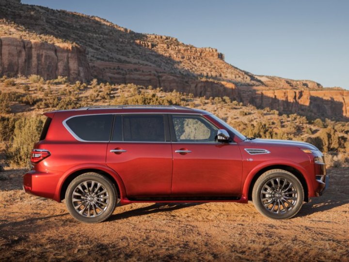Nissan Armada традиционно соперничает с Toyota Sequoia и Chevrolet Tahoe. Его длина немного…