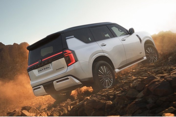 В ОАЭ новый Nissan Patrol оценили в 65 000 долларов. Это по почти 5,8 млн рублей.