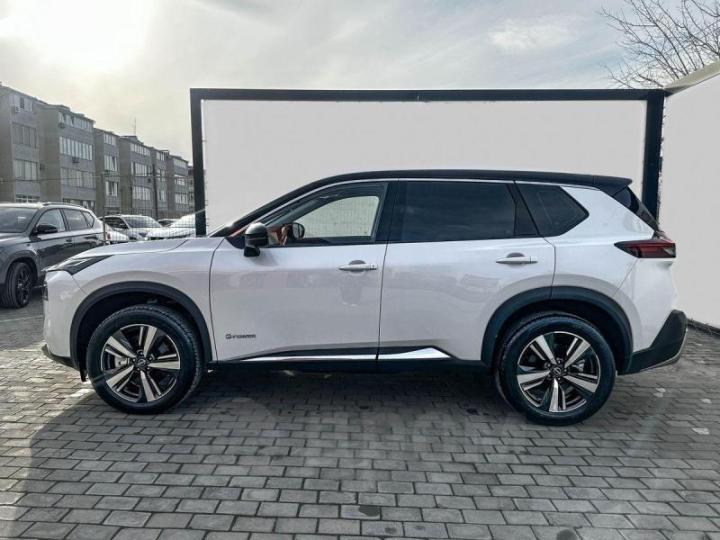 Все новые Nissan X-Trail гибридные, чаще всего встречаются 144-сильные и 204-сильные варианты.…