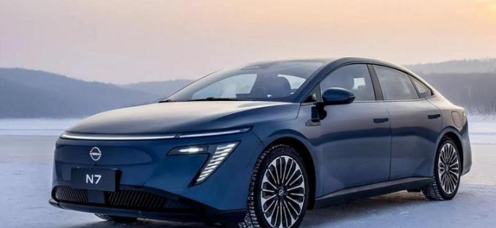 Nissan рассекретил новый бизнес-седан с китайской техникой. Фото из КНР