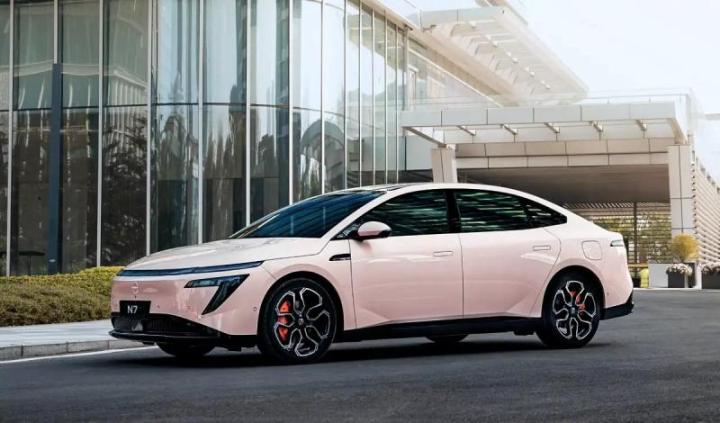 Этот электрический Nissan ценой в 1 345 210 руб. стал самым популярным в Китае