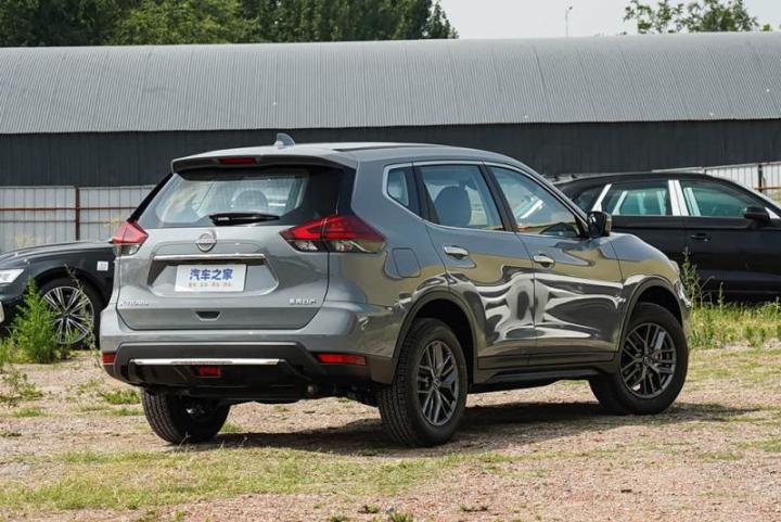 На китайском рынке X-Trail исключительно моноприводный. Стоит такой классический «Ниссан» 120 000 -…