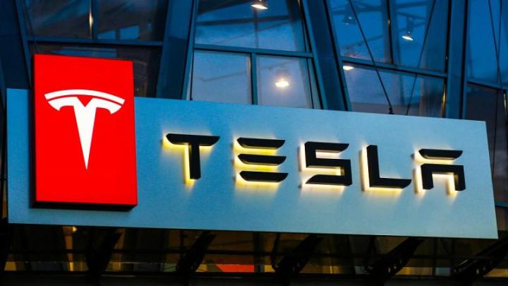 Вслед за Nissan, американская Tesla отчиталась о снижении чистой прибыли от продаж