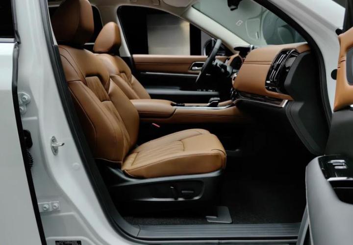 Американский Nissan Pathfinder успел выйти на российский авторынок официально: принимать заказы…