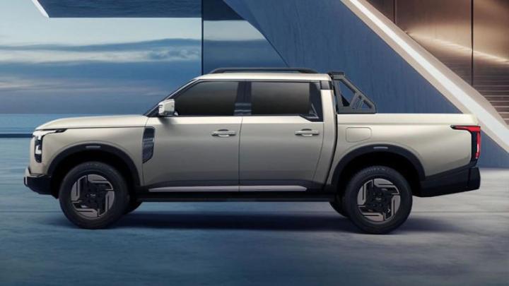 Цены на Dongfeng Z9 2025 года под заказ начинаются от 4,3 млн рублей.