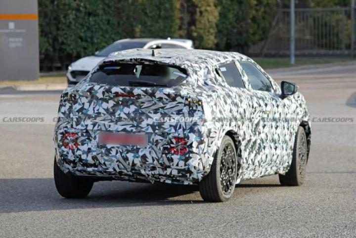 Nissan готовится представить электрическую версию кроссовера Juke — первые шпионские снимки…