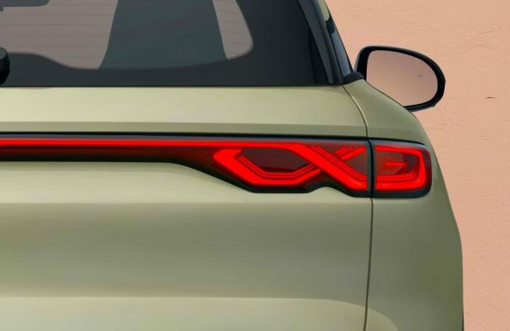 У рисунка фонарей кроссовера BYD есть тайный смысл: его поймут только в Китае