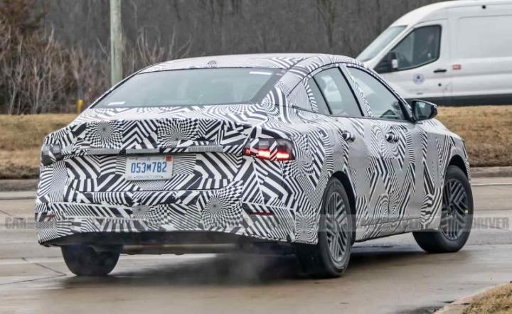 Тестовый прототип новой Nissan Sentra