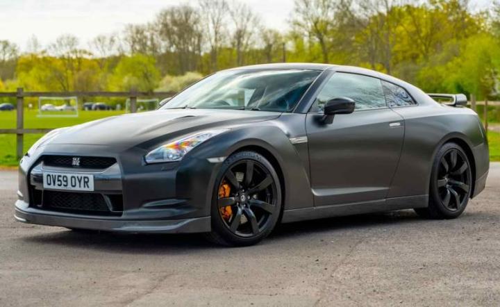 Продается Nissan GT-R, который раньше принадлежал чемпиону Формулы-1