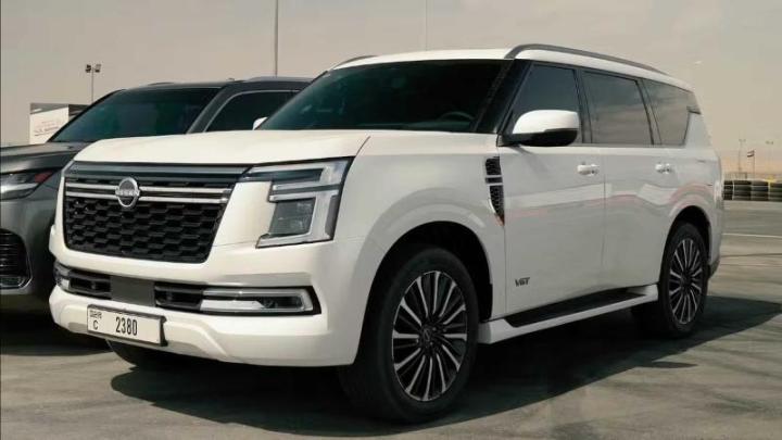 Nissan Patrol (скриншот с канала CarWow)
