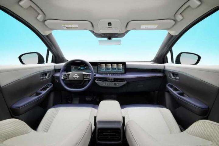 Интерьер Nissan Leaf нового поколения