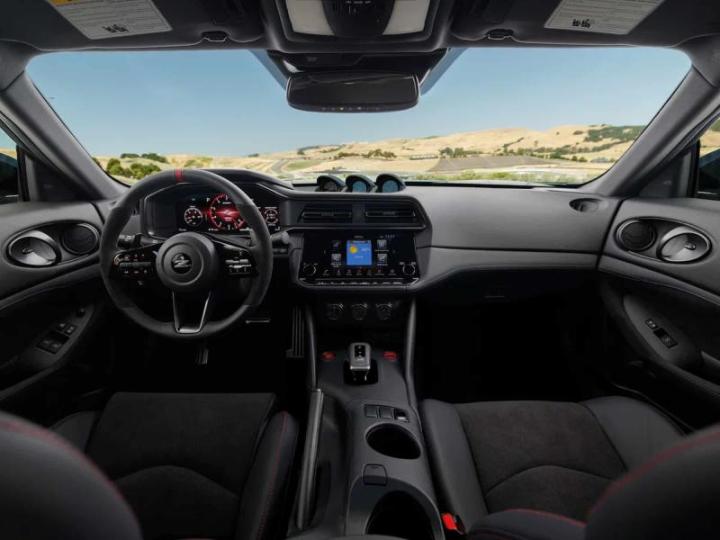 Намеки на то, что у Nissan Z Nismo будет вариант с МКПП, были сделаны еще в 2023 году, когда в…