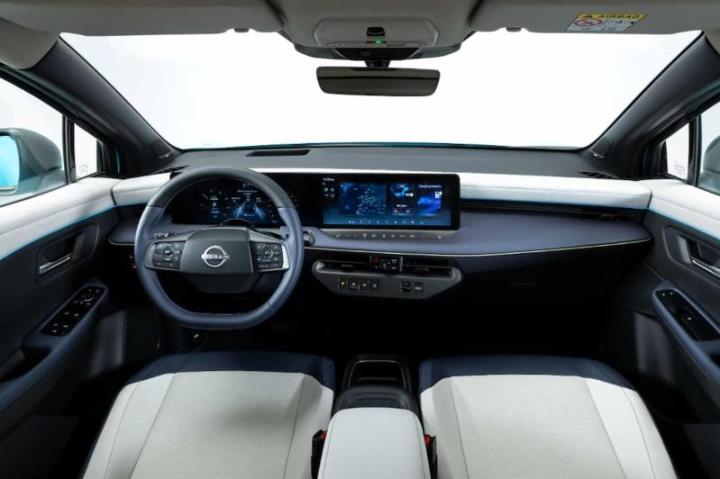 Интерьер нового Nissan Leaf