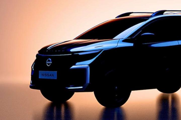 Тизер нового 7-местного минивэна Nissan