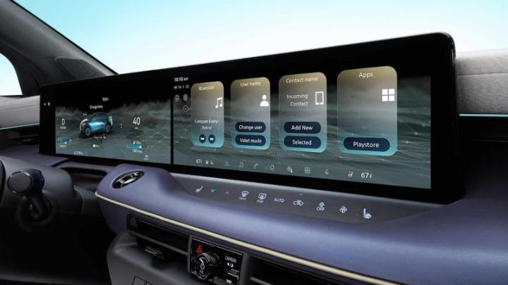 Экраны мультимедийной системы и виртуальной приборной панели актуального Nissan Leaf