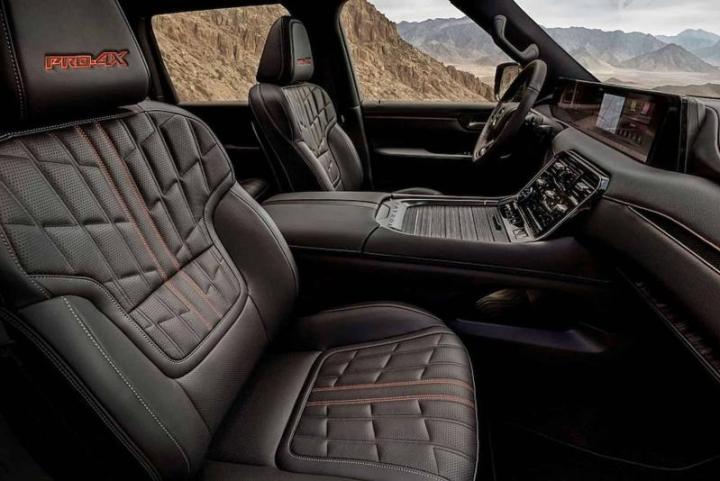 Интерьер Nissan Patrol Pro-4X для Ближнего Востока