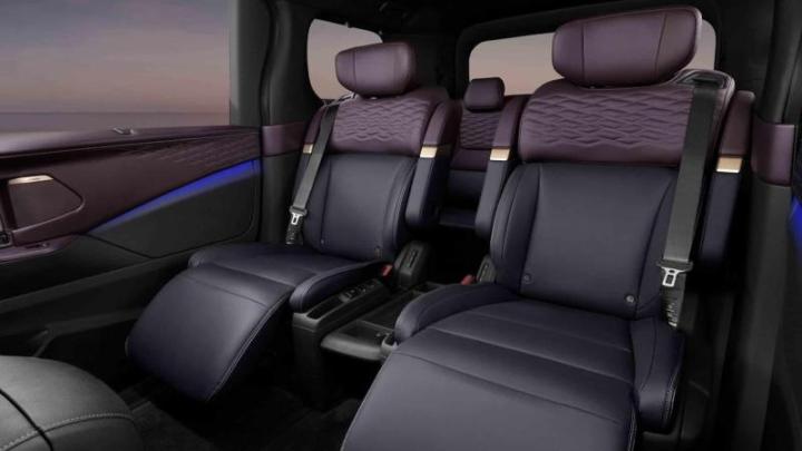 Интерьер нового Nissan Elgrand