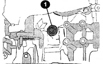 Корак (1) з левага боку блока цыліндраў