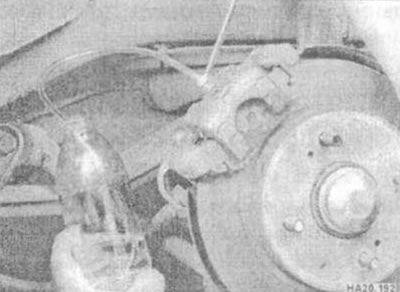 Надзеньце на галоўку штуцэра празрысты ці гумовы шланг, а іншы канец шланга апусціце ў празрыстую…